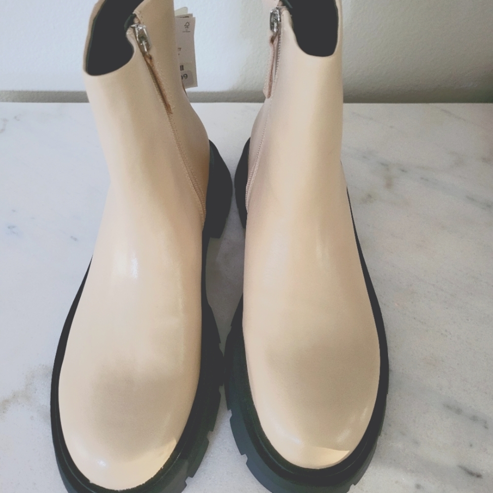 Zara Low Heel Lug Sole Ankle Boots (Size 8)